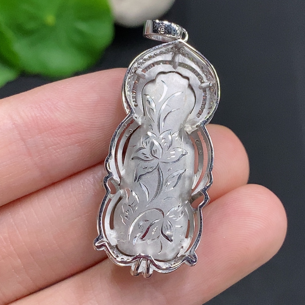 F29419232 Jadeite Guanyin Inlaid Pendant 18K Gold Total Weight Approx. 6.9g (With Diamond Accents)