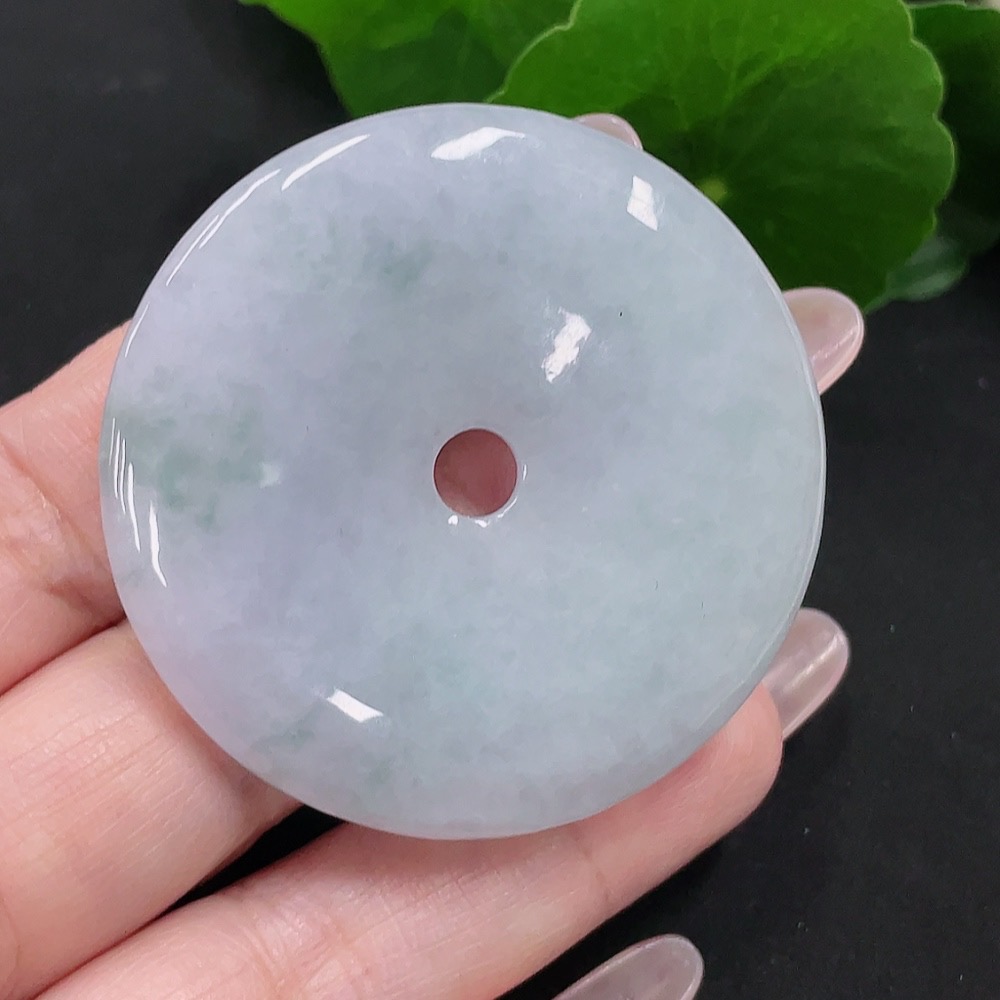 F35082796 Jadeite Peace Knot Pendant Total Weight Approximately 30g