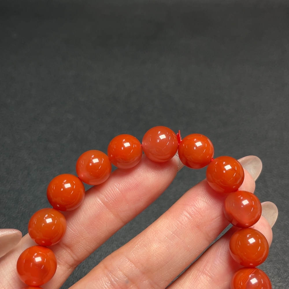 C34992036 Red Agate Bracelet with Visible Organic Matter, Total Weight Approx. 29.50g, Size About 10.4mm