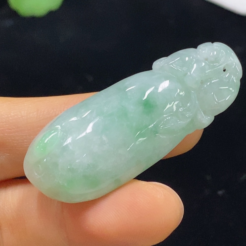 F34025566 Jadeite Lucky Bean Pendant Total Weight Approx. 15.73g