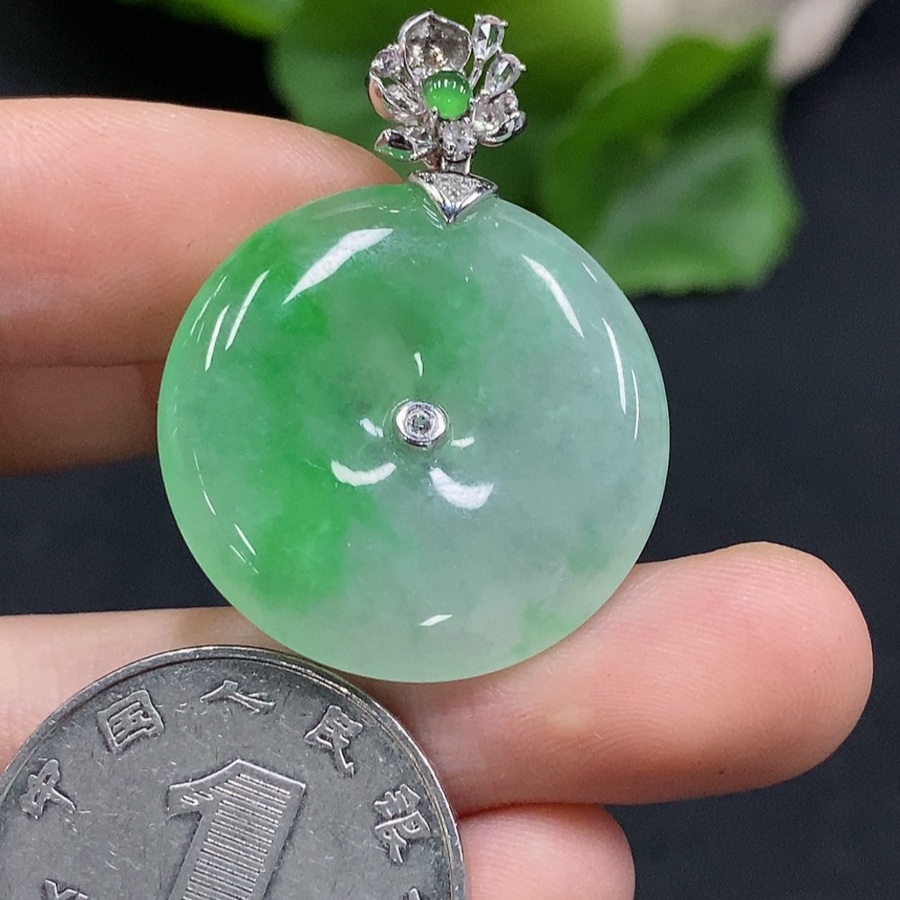 F31654568 Jadeite Safety Buckle Pendant 18K Gold Non-Diamond Total Weight Approx. 7.15g