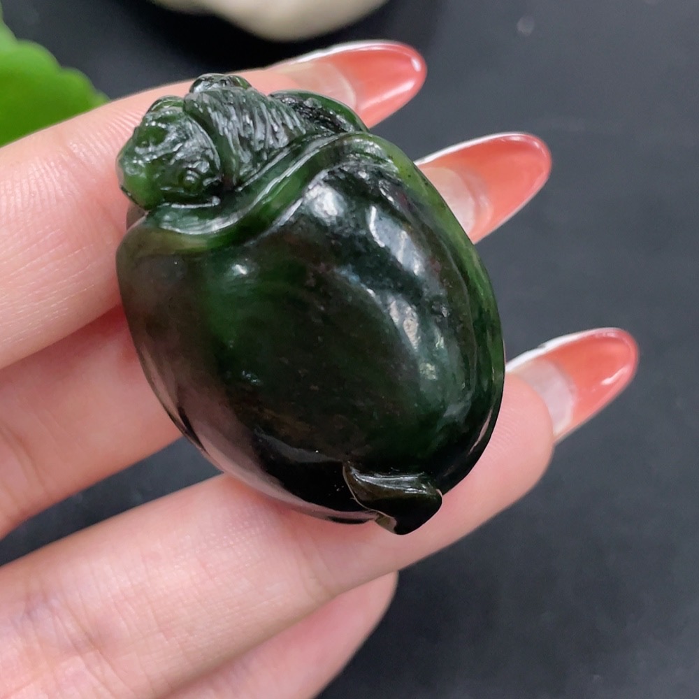 H35085204 Hetian Jade Pendant     Dominating the Top Position     Total Weight Approx. 28.6g