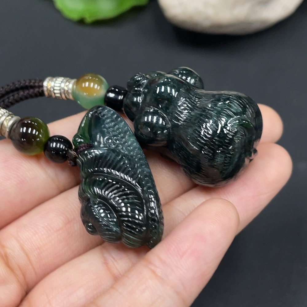 F19097913 Jadeite Snail/Pig Pendant Sell as a Lot