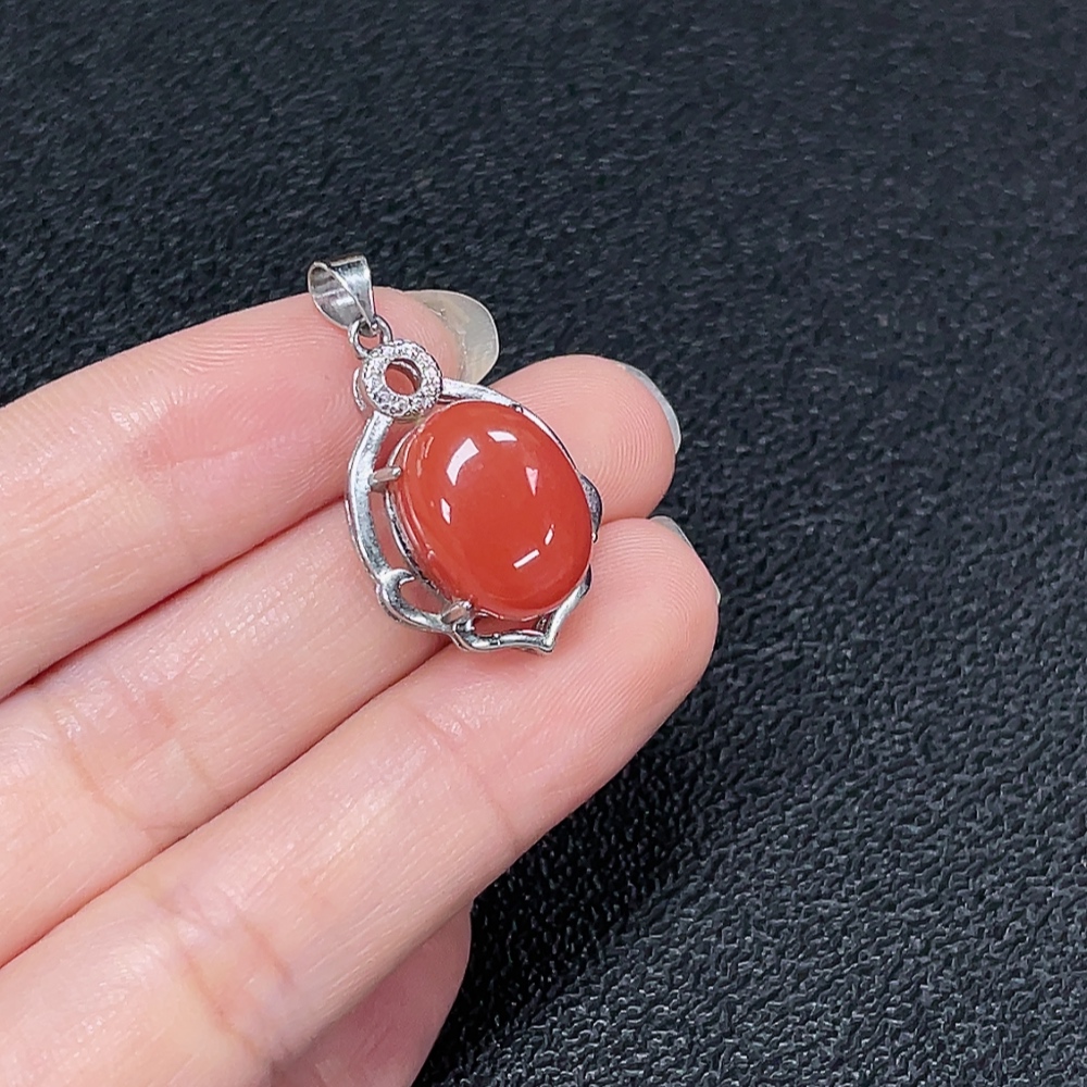 C34007538 South Red Agate Pendant Non-Gold Total Weight Approx. 3.33g