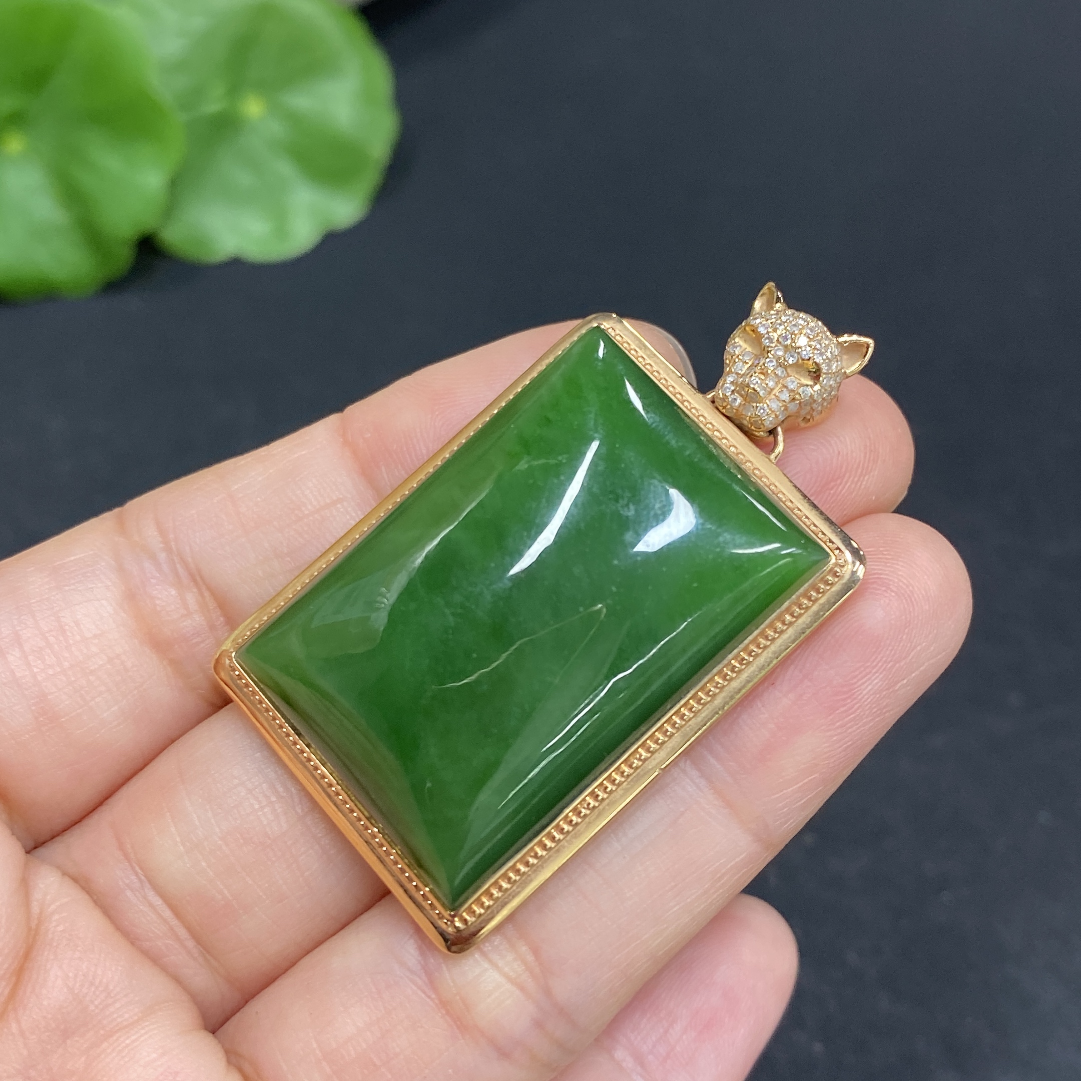 H32814224 Hetian Jade Inlaid Plain Pendant with 18K Gold and Diamonds, Total Weight Approx. 15.3g