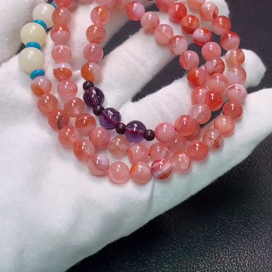 C34038038 South Red Agate Bead Strand with Visible Organic Matter, Non-Natural Accent Stones, Total Weight Approx. 52.91g, Bead Size ~7.7mm