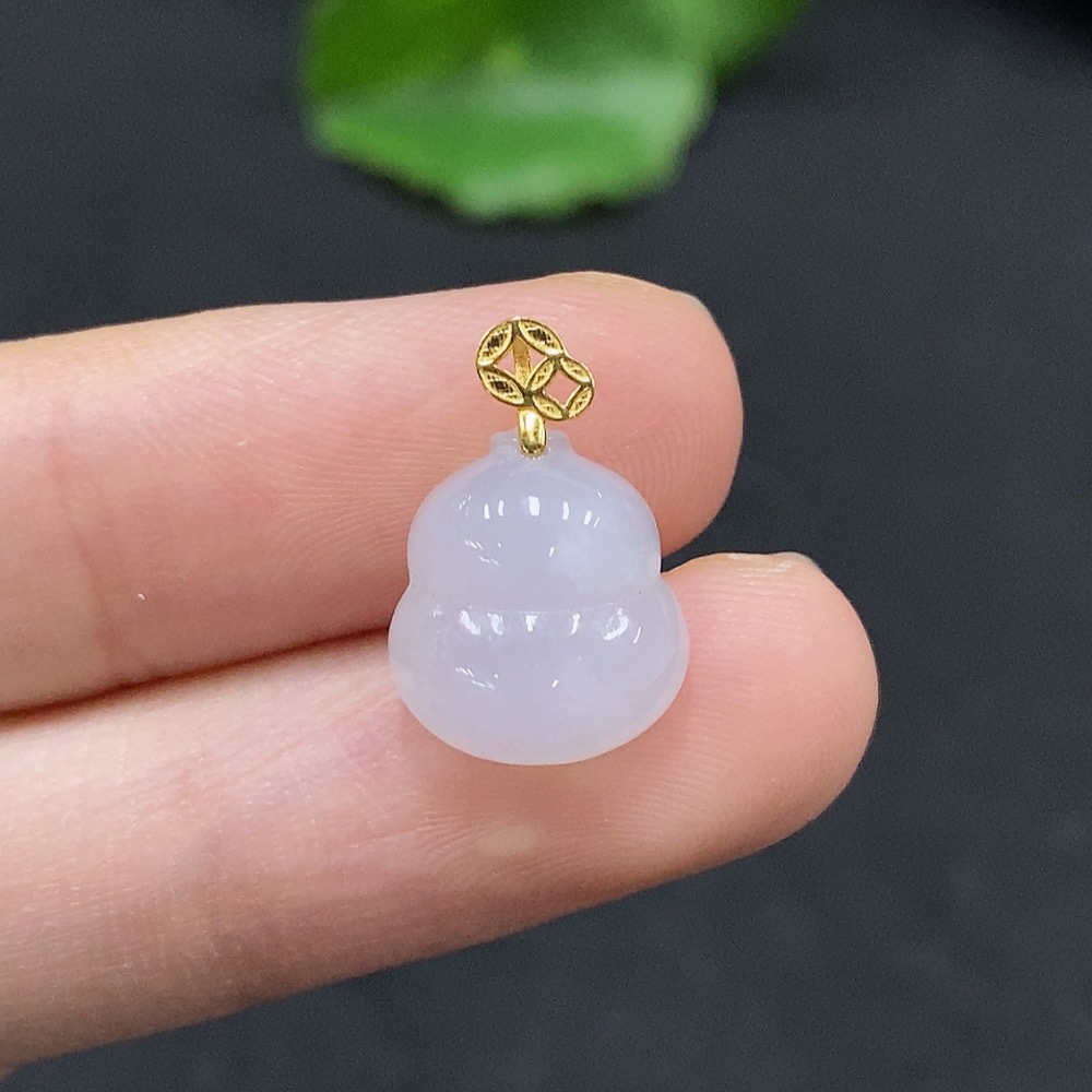 F33895757 Jadeite Gourd Pendant 18K Gold Total Weight Approx. 1.47g