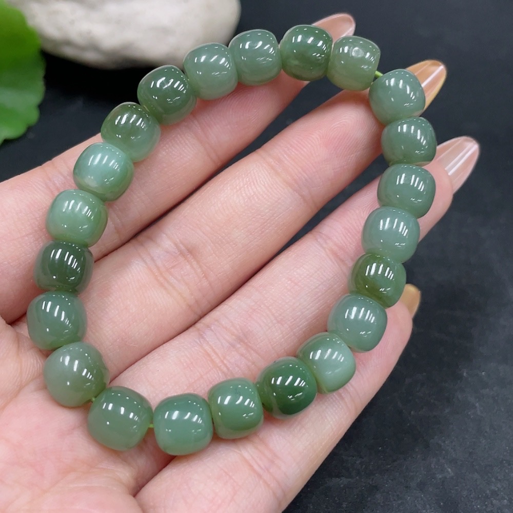 H31671298 Hetian Jade Bracelet  8.2mm approx.  Total Weight Approx. 22.3g