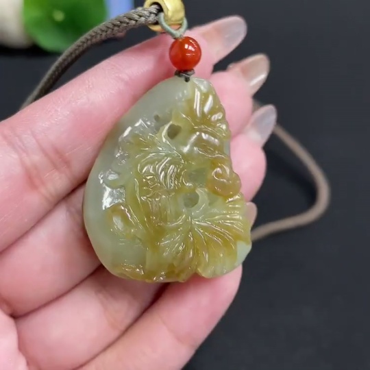 H32781087 Hetian Jade Pendant Rooster