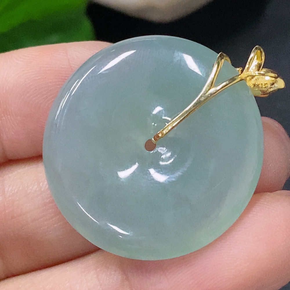 F35116494 Jadeite Pendant Peace Buckle with 18K Gold and Diamond Accents, Total Weight Approximately 8.36g