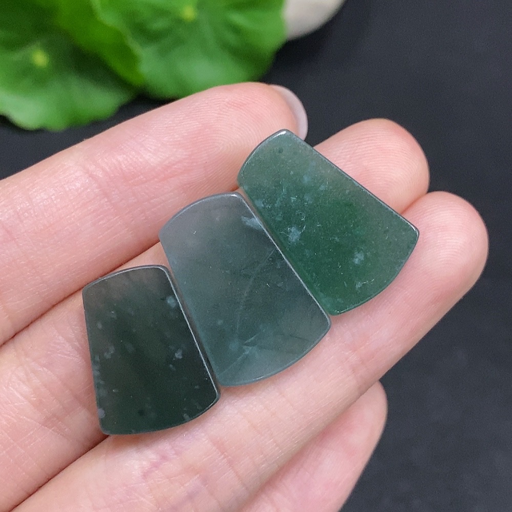 F34968239 Jadeite Pendants Sell as a Lot