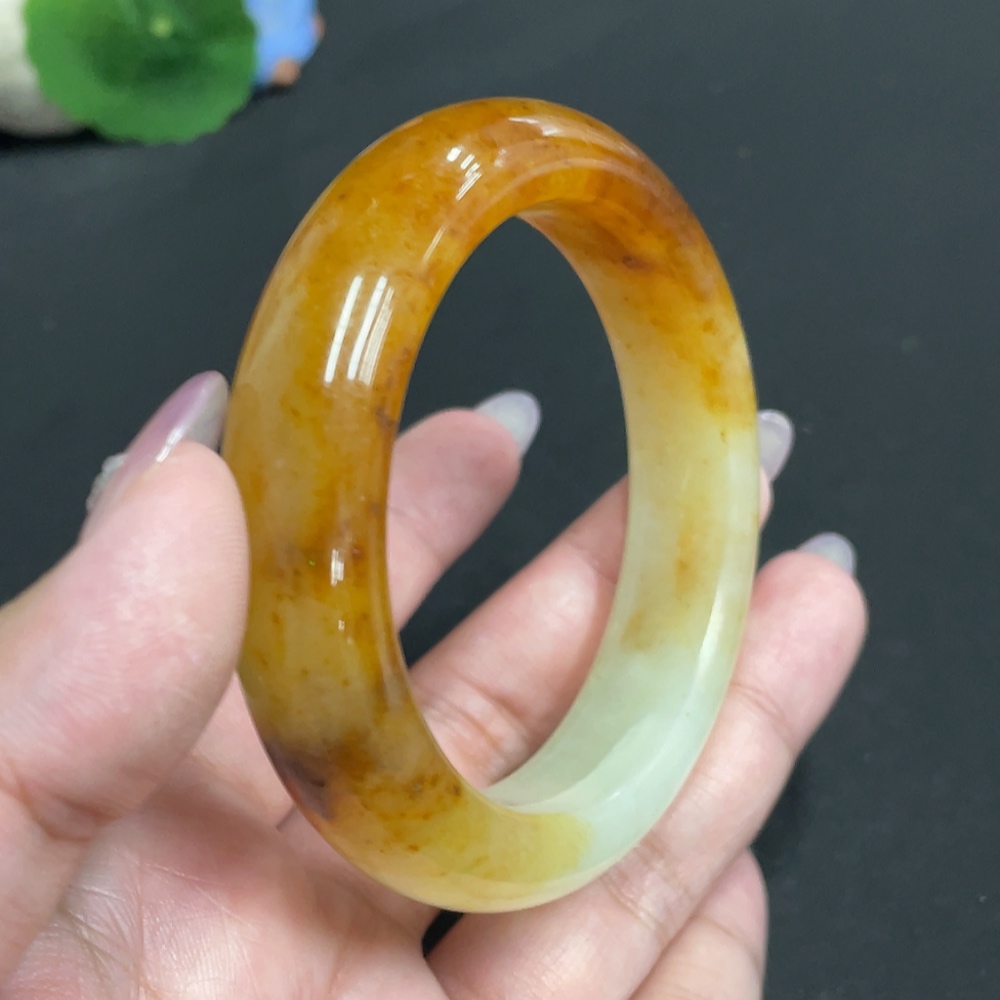 H33863743 Xiuyu (Serpentine Jade) Round Bracelet
