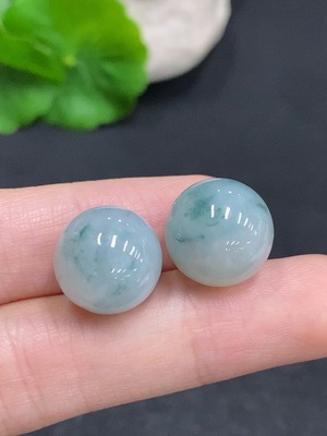 F33831279 Jadeite Beads Sell as a Lot