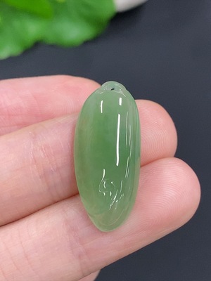 F42976101 翡翠福瓜挂件 货品总重量约3克