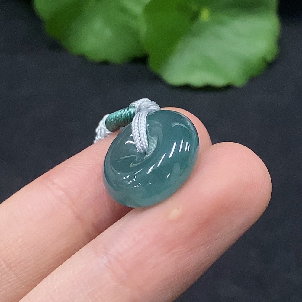 F30514724 JadeitePeace Button Pendant