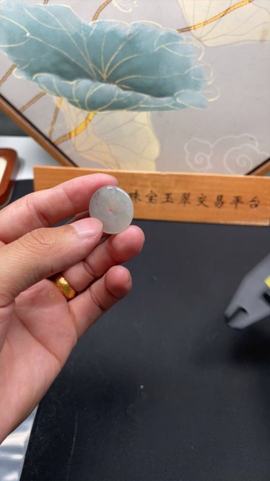 F34069762 Jadeite Peace Knot Total weight approximately 4.2g