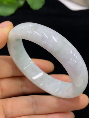 F33912252 Jadeite Imperial Concave Bangle 56.1/49.4 Size Total Weight Approx. 54.15g