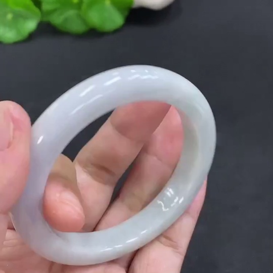 F20229214 Jadeite Round Bangle Size 55.2 Total Weight 52.588g