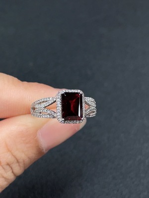 C32816620 Garnet Ring Non-Gold Total Weight Approx. 2.78g Size 15
