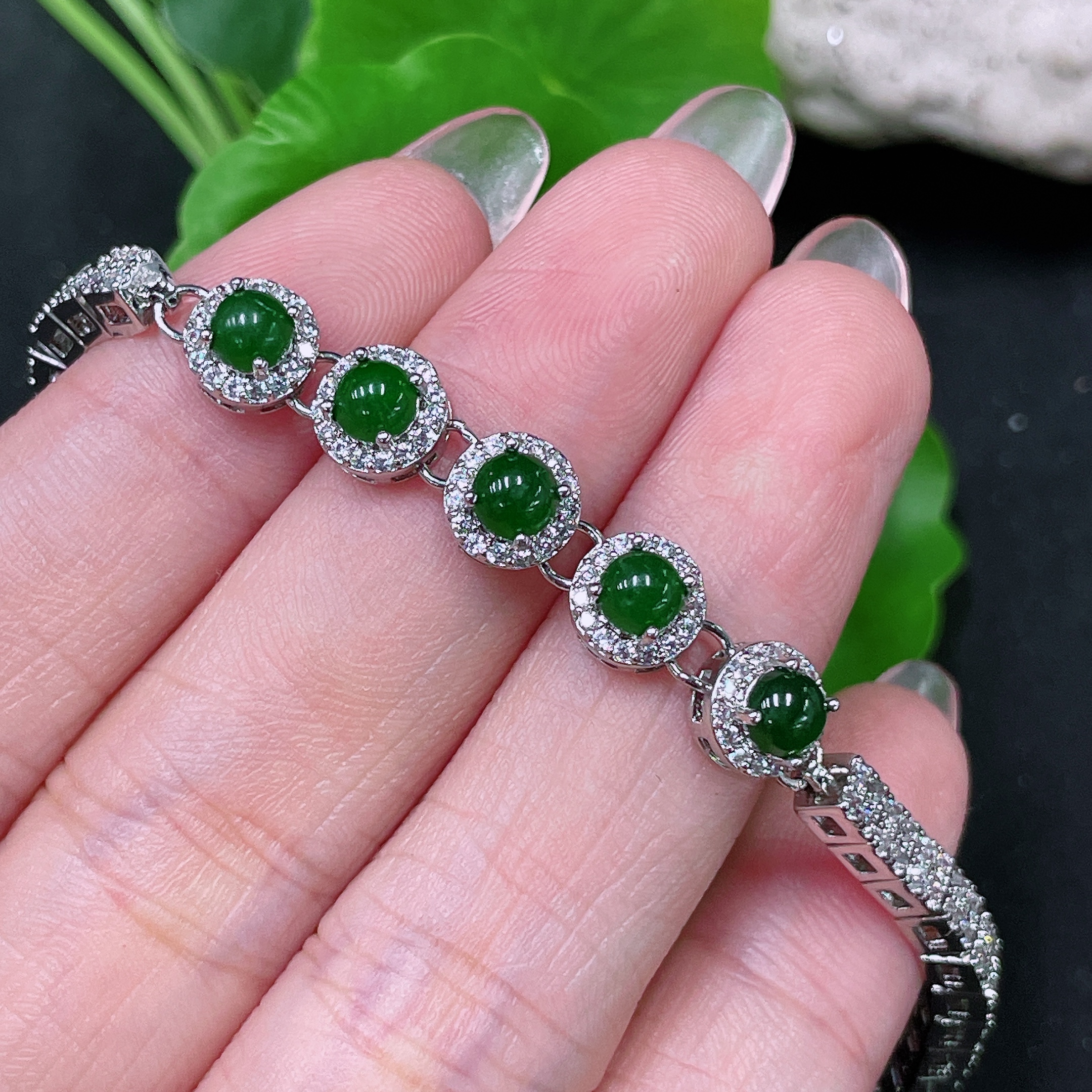 F34958529 Jadeite Cabochon Inlaid Bracelet Non-Gold Setting Gross Weight Approx. 7.3g