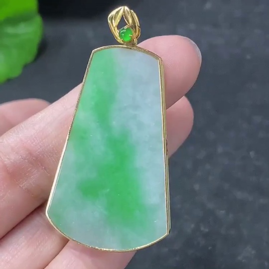 F32761654 Jadeite Plain Pendant with 18K Gold, Total Weight Approx. 8.1g