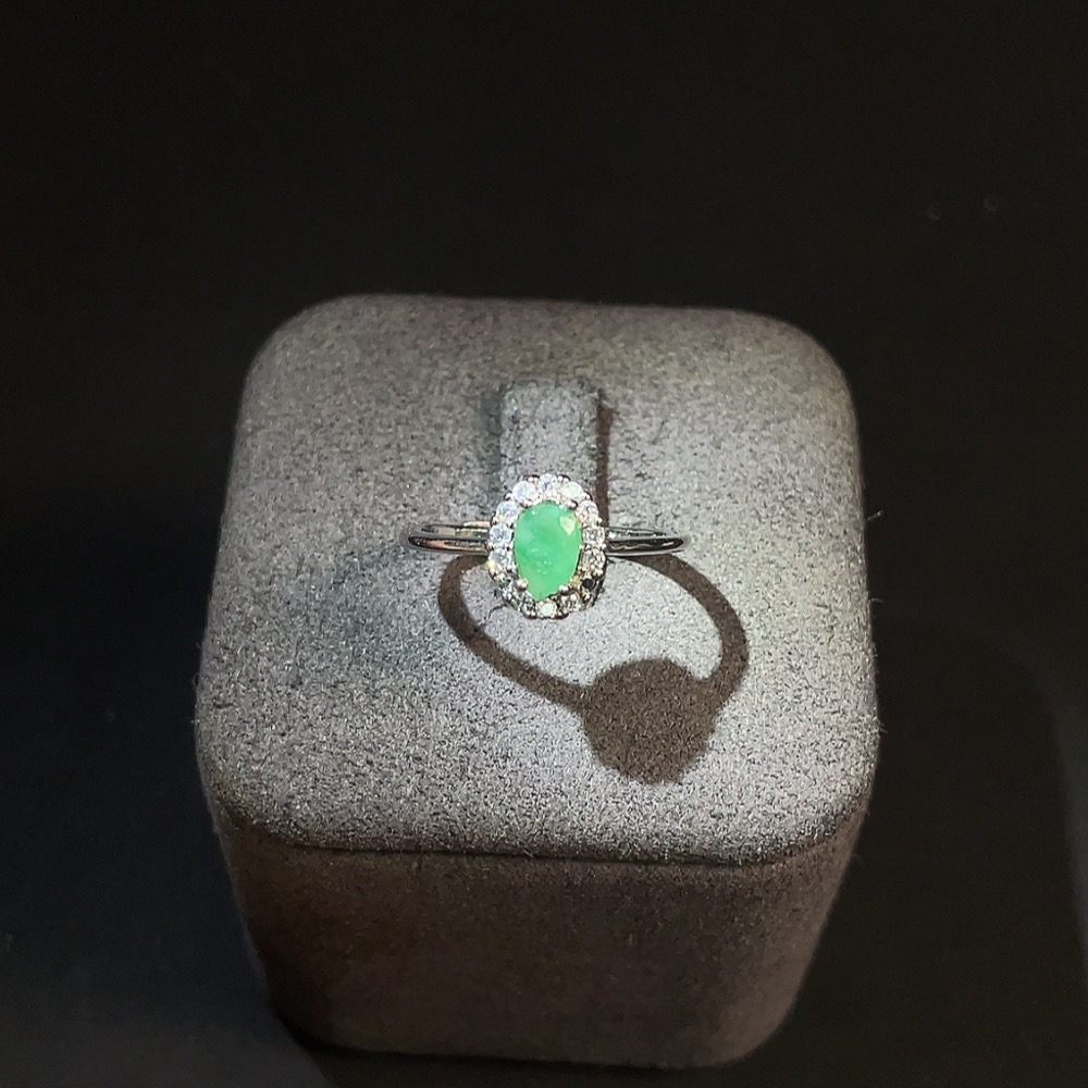C23578418 Emerald Set Ring Non-Gold Setting Adjustable Total Weight Approx. 1.52g Clarity Enhanced