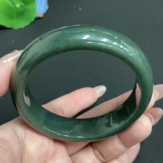 H26001798 Hetian Round Bracelet, Size 60.6, Total Weight Approx. 71.4g