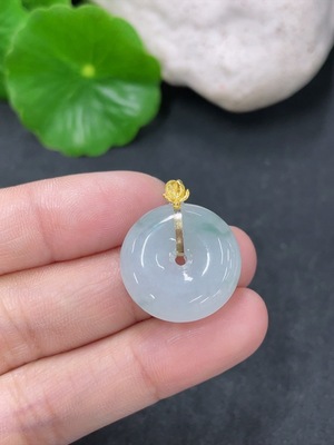 F41857313 翡翠挂件平安扣 18k 货品总约重4g