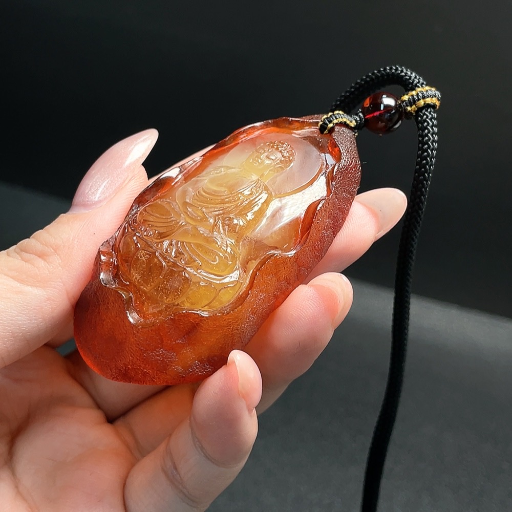 C34041804 Amber Beeswax Pendant, Total Weight Approx. 25.16g, Including Rope