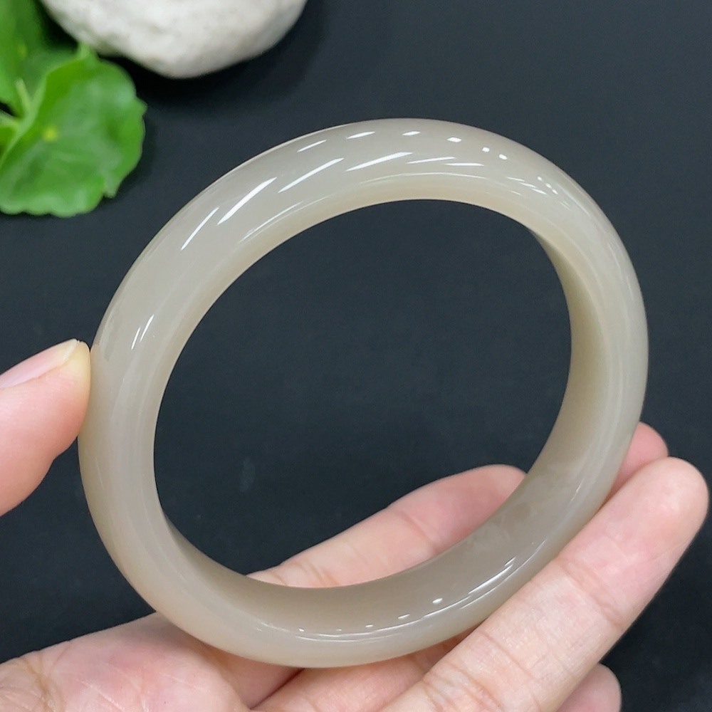 H28246498 Hetian Jade Round Bracelet Size 60.4 Total Weight Approx. 53.6g