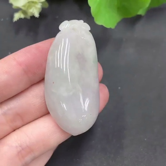 F08841693 Jadeite Pendant Fu Gua