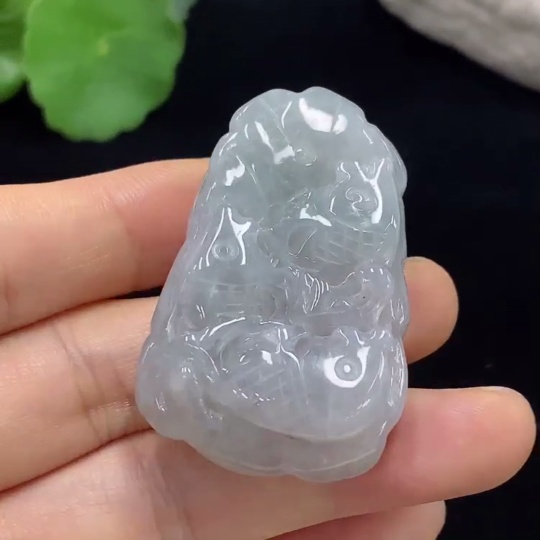 F30501348 JadeiteLotus Leaf Fish Pendant