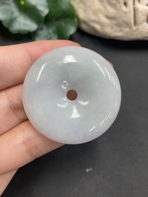 F13480655 Jadeite Pendant Peace Knot