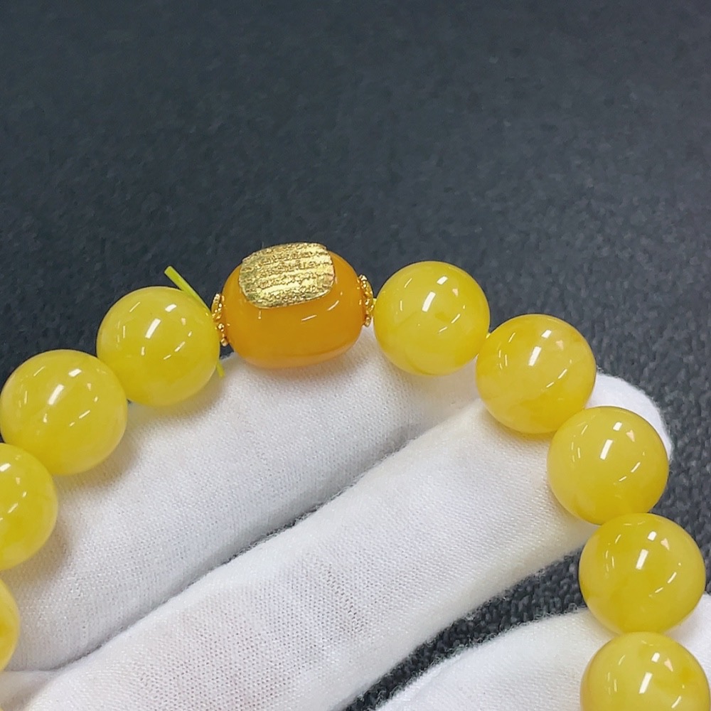 C32742582 Amber Beeswax Bracelet Non-Gold Total Weight Approx. 20.45g Size 12.7mm