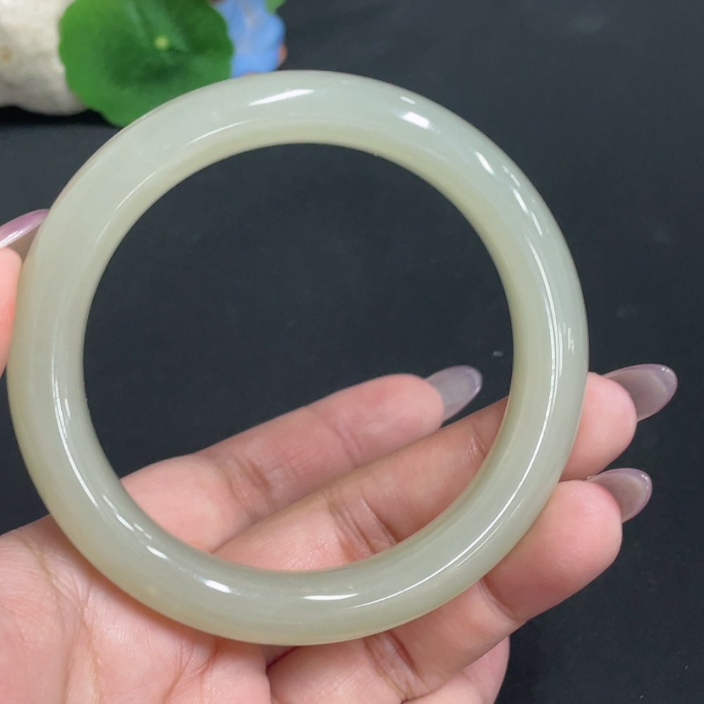 H33932295 Hetian Jade Round Bracelet Size 61.4 Total Weight Approx. 62.3g