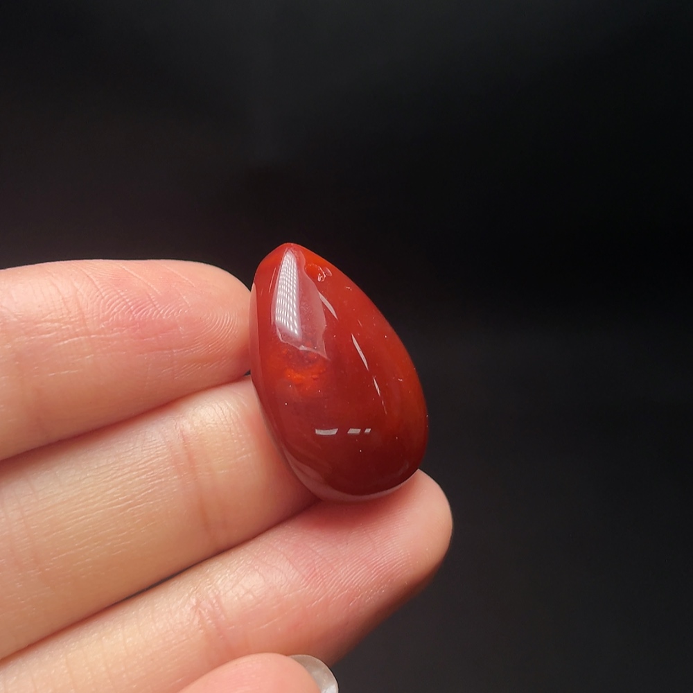 C34049250 South Red Agate Pendant with Visible Organic Matter, Total Weight Approximately 4.77g