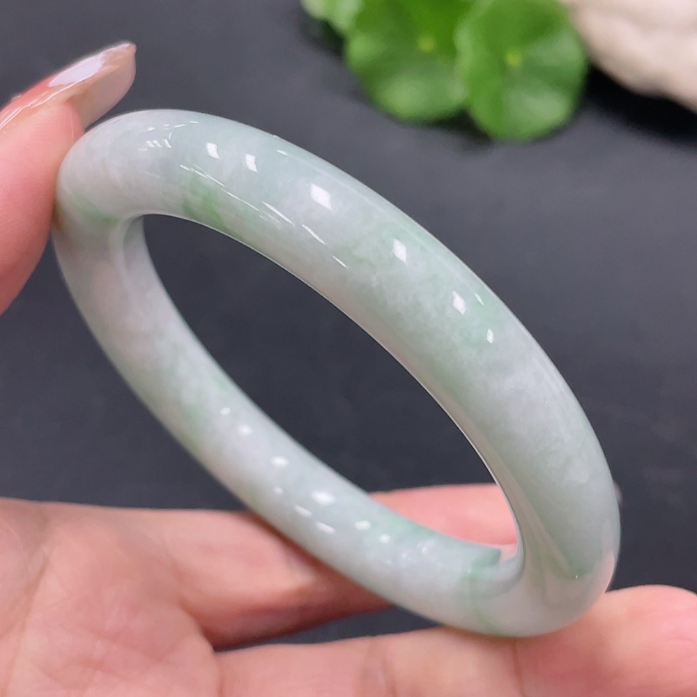 F21345751 Jadeite Round Bangle Size 57.3 Total Weight 65.492g