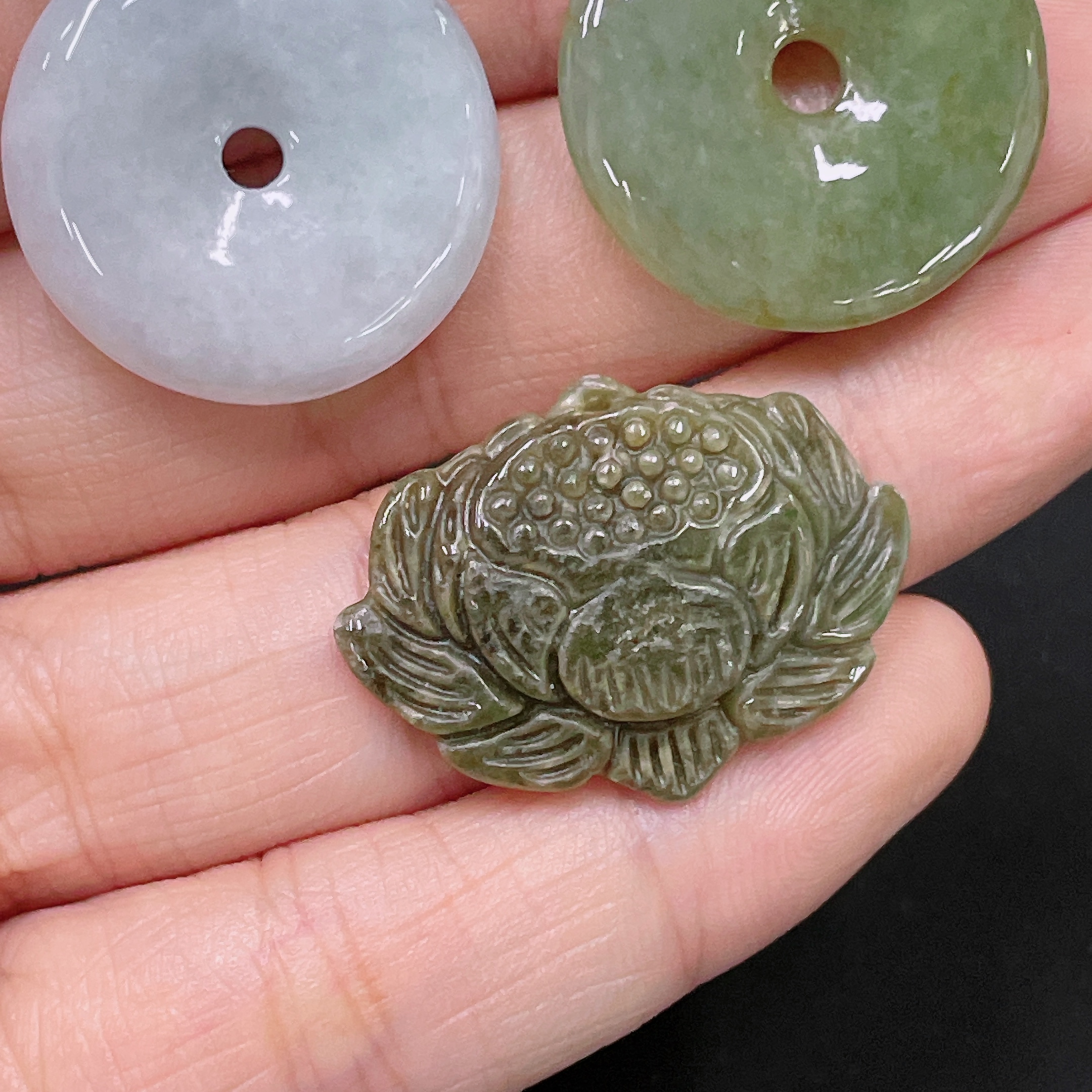 F33892349 Jadeite Pendant Sell as a Lot