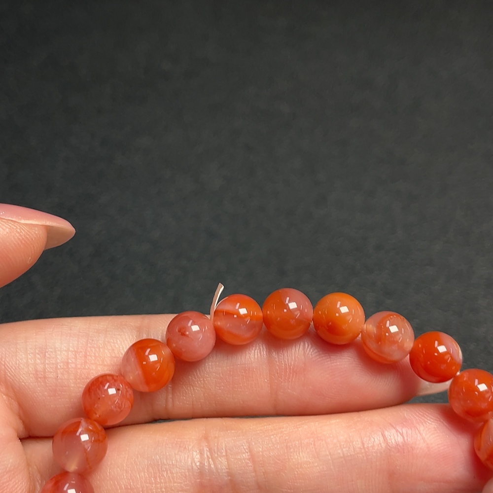 C33853514 Red Agate Bracelet with Visible Organic Matter, Total Weight Approx. 15.54g, Size ~7.8mm
