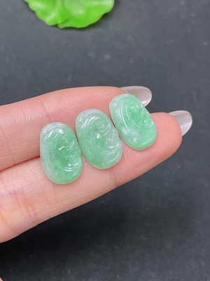 F35104012 Jadeite Pendant Ruyi Sell as a Lot