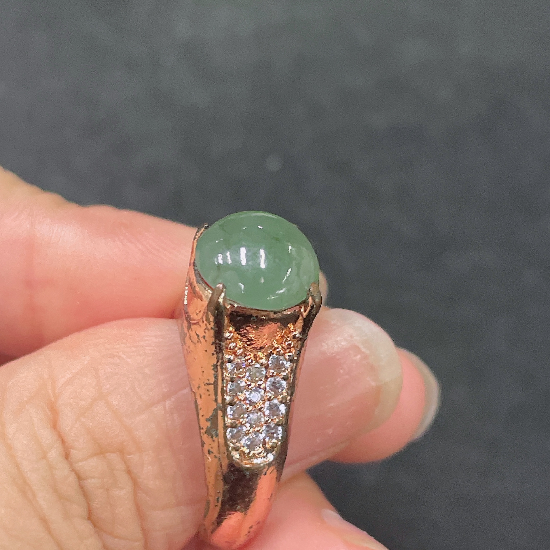 F32746581 Jadeite cabochon mounting piece non-gold total weight approx. 6.8 g