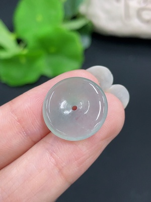 F41949880 翡翠挂件平安扣 货品总重约2.09g