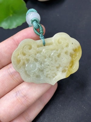 H41920176 岫玉（蛇纹石玉）挂件   富贵锁  货品总重约（含绳）27g