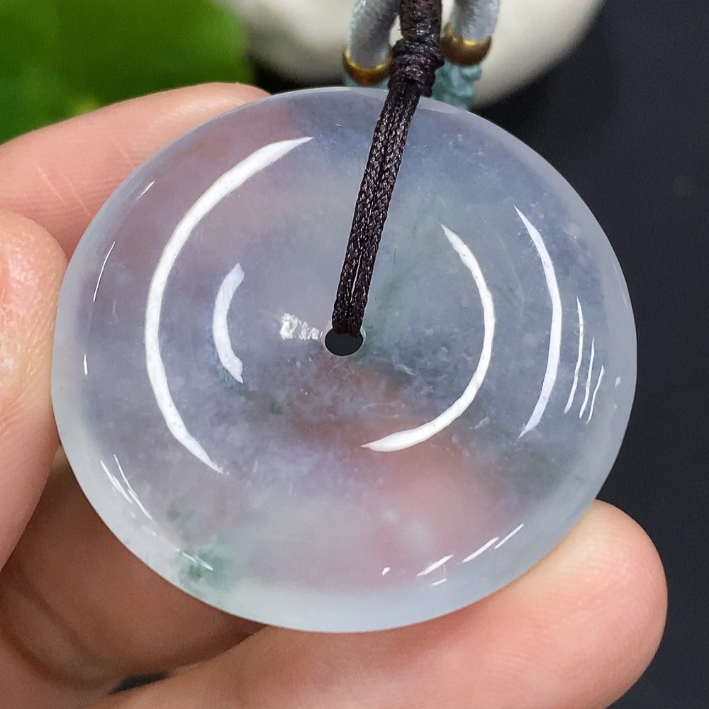 F29391369 Jadeite Peace Knot, total weight including rope approximately 16.2g