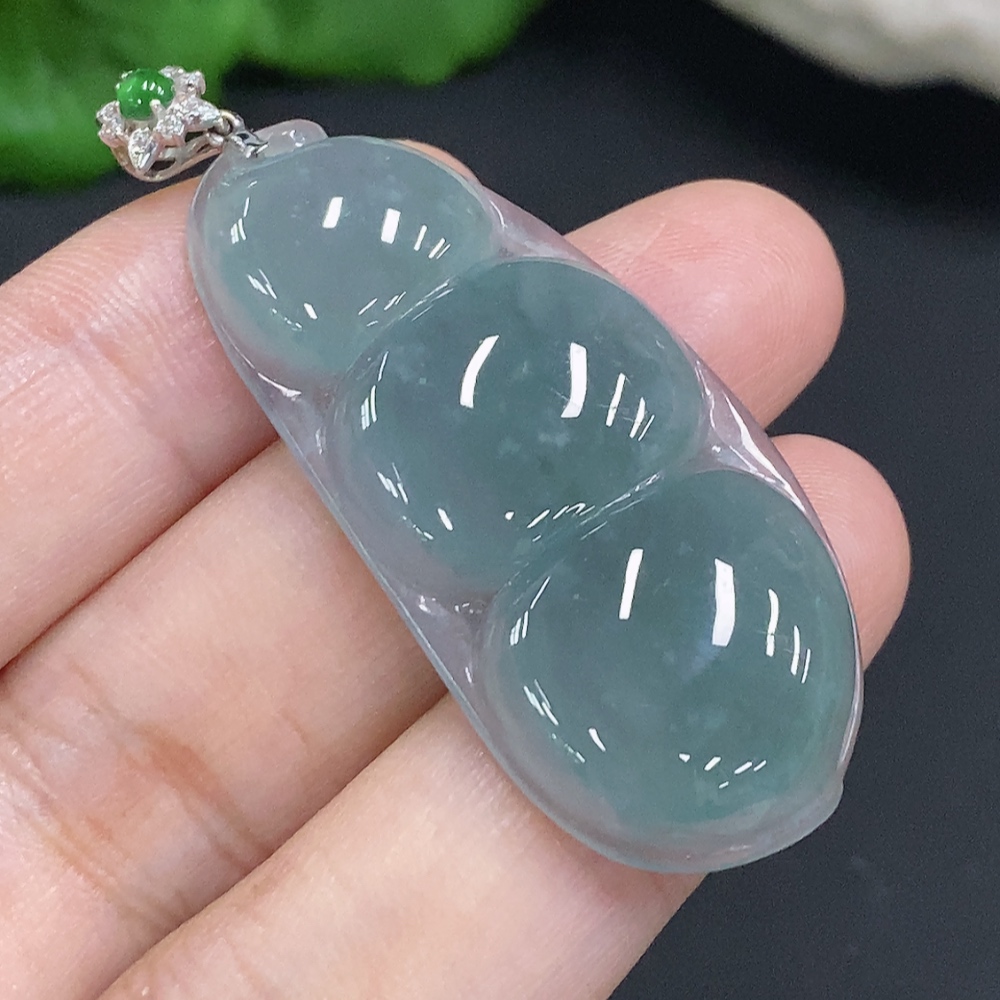 F35126687 Jadeite Buddha Bean Pendant with 18K Gold Clasp, Total Weight Approx. 9.6g (Non-Diamond)