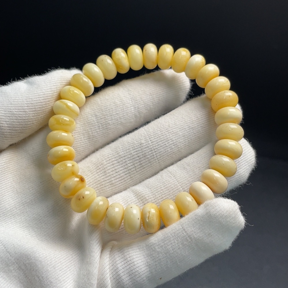 C27133554 Amber Beeswax Bracelet, Approx. 10mm Beads, Total Weight Approx. 12.20g