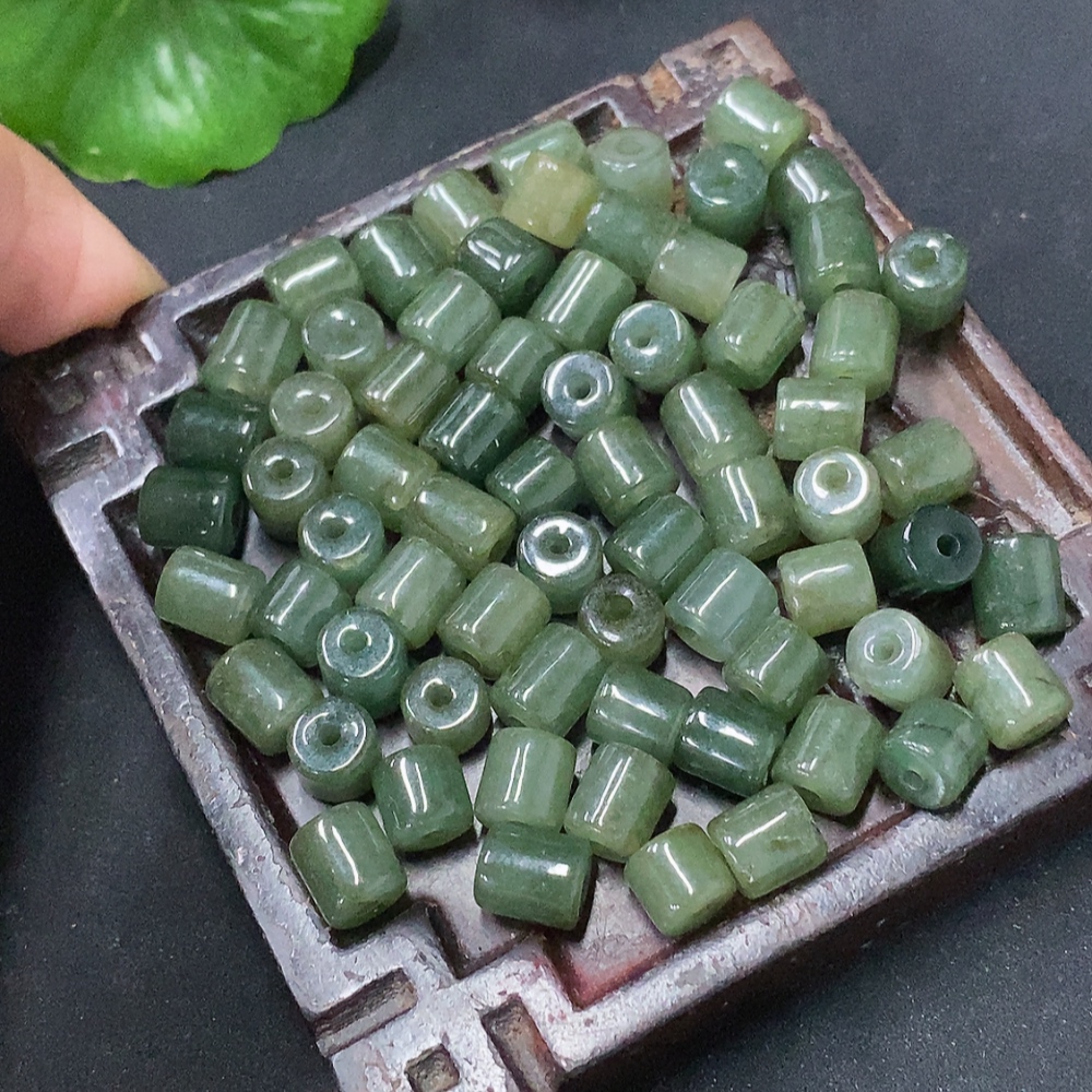 F35117305 Jadeite Beads 50+PCS Sell as a Lot Total Weight with Bag 45.79g