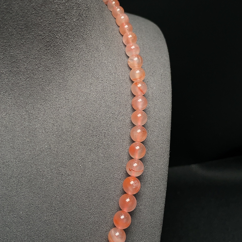C30468884 Red Agate Beaded Necklace (Non-Gold) with Visible Organic Matter