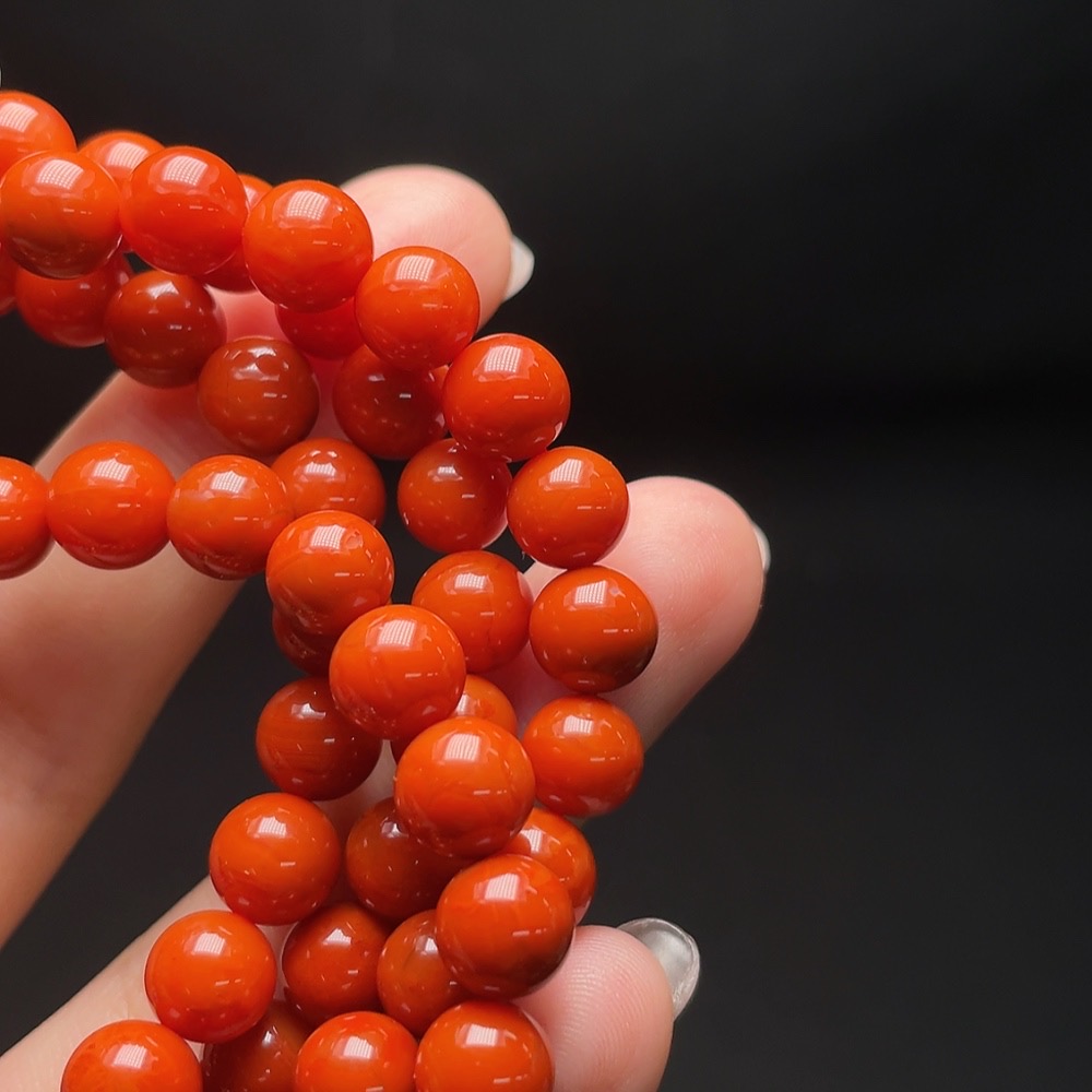 C34988370 South Red Agate Bead Necklace, Organic Inclusions Visible, Mounting Stones May Not Be Natural, Non-Metal, Total Weight Approx. 59.5g, Bead Size ~7.2mm