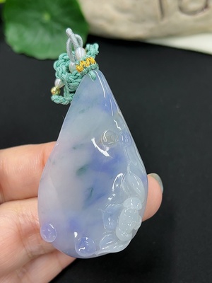 F46544374 翡翠莲花挂件 货品总重约21.7克（含绳重）